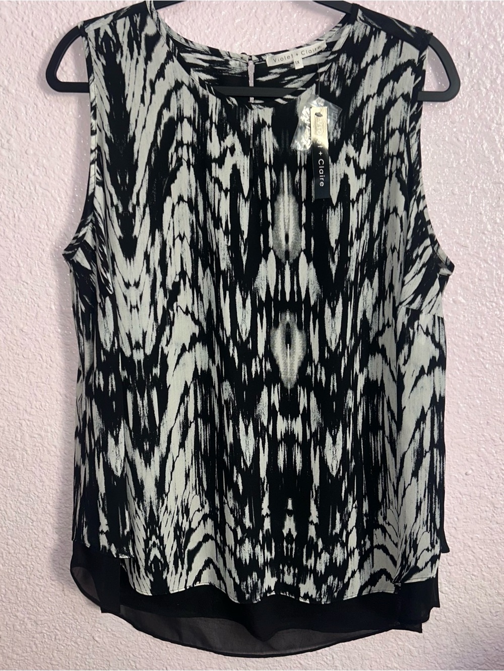 Violet & Claire Black and White Layered Sleeveless Print Top